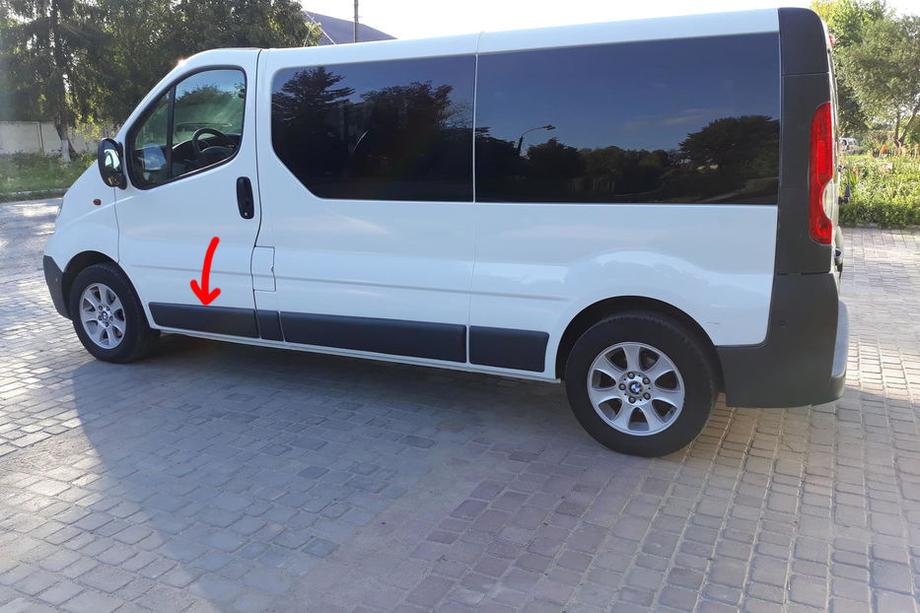 Renault Trafic 2001–2015 гг. Оригинальный дверной молдинг б/у (L1) Image