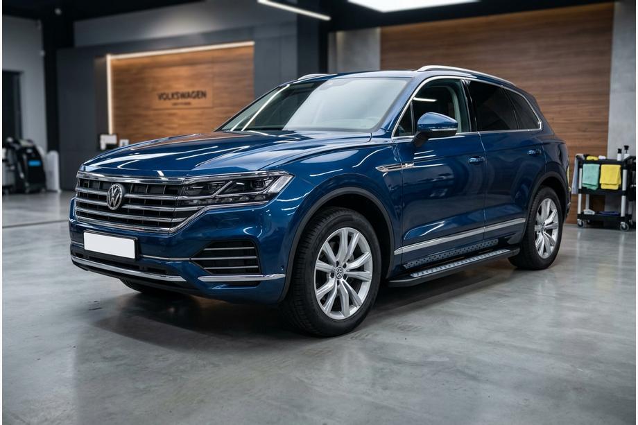 Volkswagen Touareg 2018- гг. Боковые Подножки Vision New Black (2 шт., Алюминий) Image