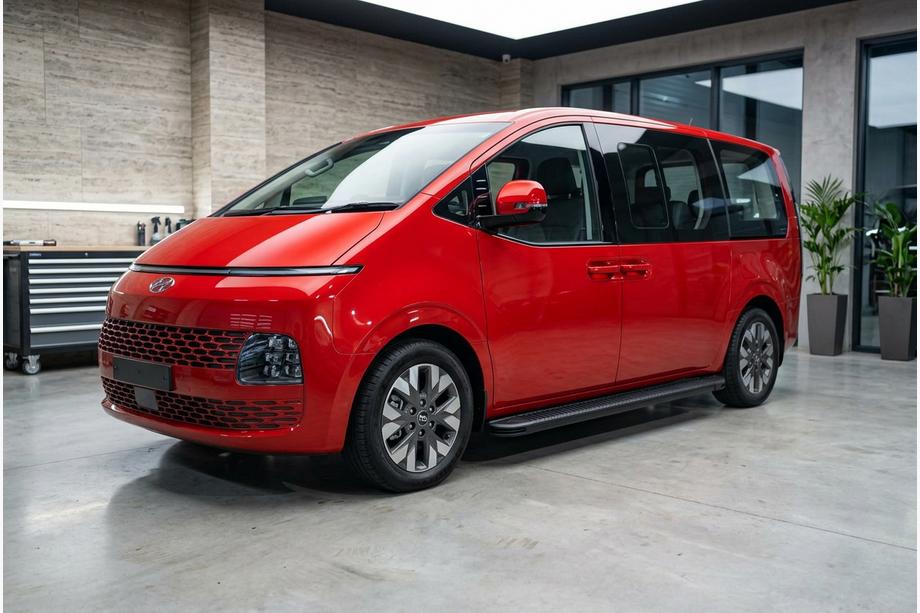 Hyundai Staria 2021- гг. Боковые Подножки Maya V1 (2 шт., Алюминий) Image