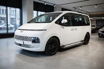 Hyundai Staria 2021- гг. Боковые Подножки Rainbow (2 шт., Алюминий) фото 1