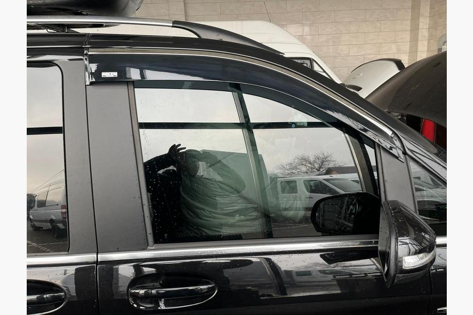 Mercedes Vito W639 2004-2014 гг. Ветровики с хромированным молдингом (2 шт, Niken) Image